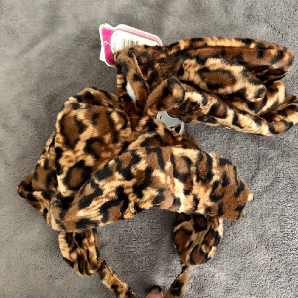 NWT Faux Fur Leopard Hat & Gloves for Toddler - Size 2-4